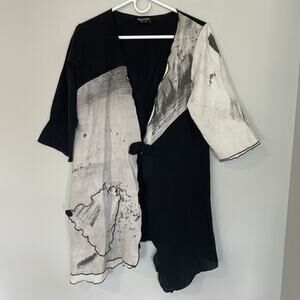 Black and White Abstract Print Women's Sweater Jacket